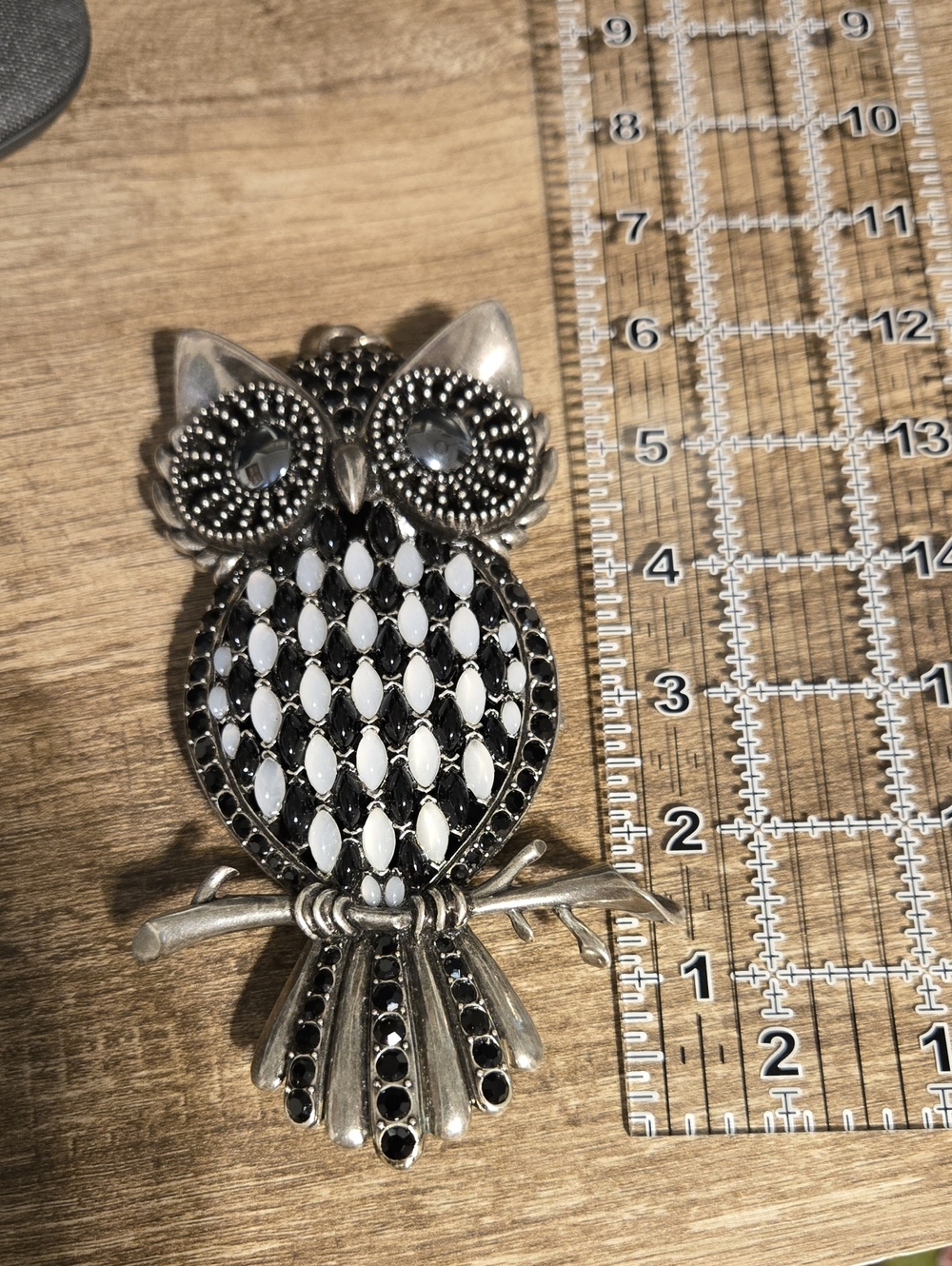 Rara Avis Iris Apfel Bejeweled Owl Statement Perfume Pendant - Picture 5 of 6